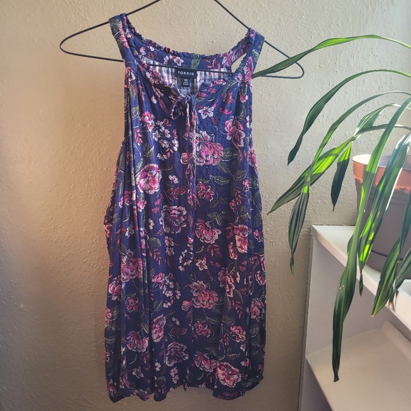 Floral Torrid womens top size 00 - Picture 1 of 4